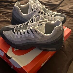 Nike Air Max 95 Men's Sneakers - Black and White